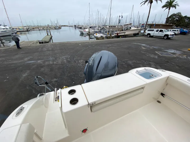 2018 Cobia 220