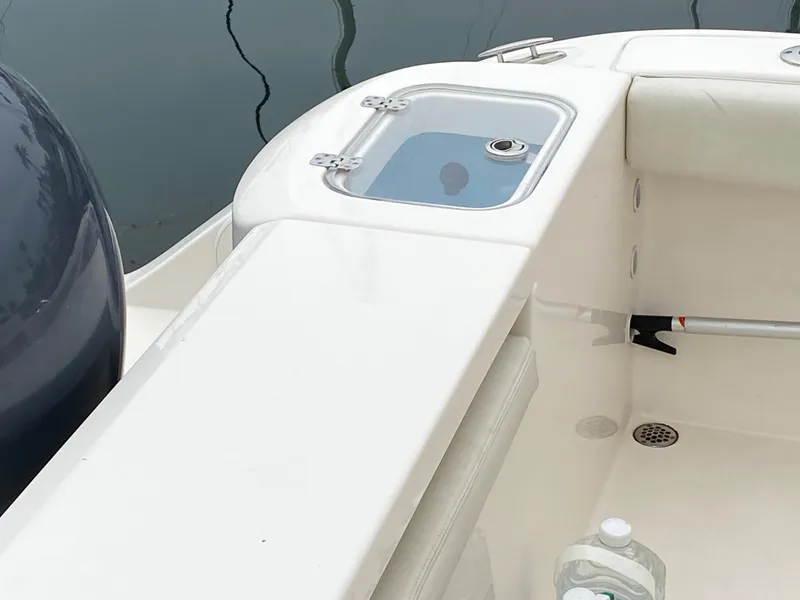 2018 Cobia 220