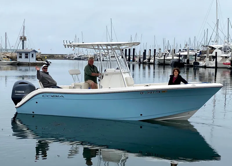 2018 Cobia 220