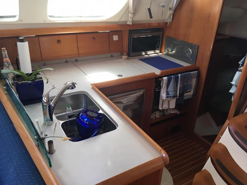 2003 Jeanneau 43DS