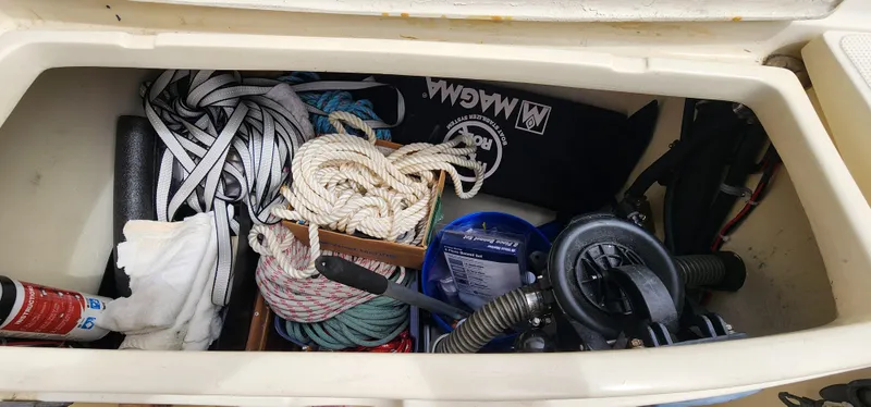 1990 Pacific Seacraft Crealock 37 Cutter
