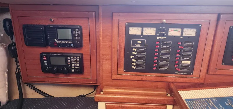1990 Pacific Seacraft Crealock 37 Cutter