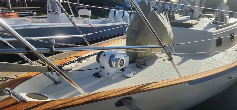 1990 Pacific Seacraft Crealock 37 Cutter