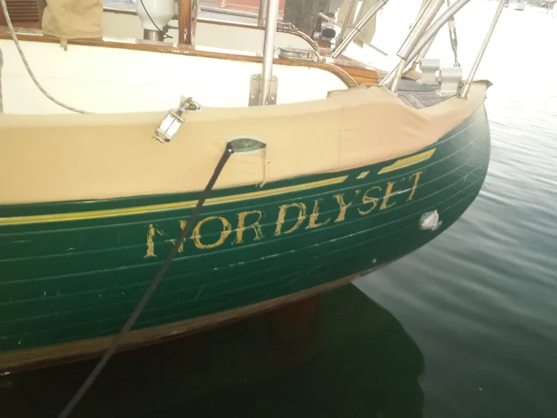 Canoe Stern