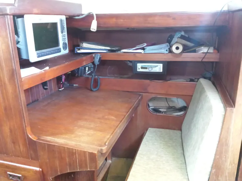 Nav. Station,Raymarine Radar/G.P.S. Plotter