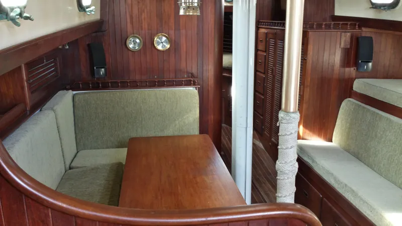 Dinette Converts to a Bed