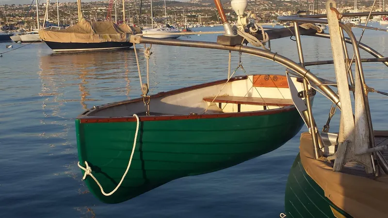 Dingy on Transom Davit System