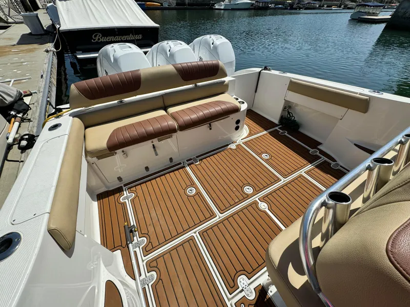 2007 Fountain 38 LX