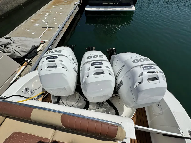 2007 Fountain 38 LX