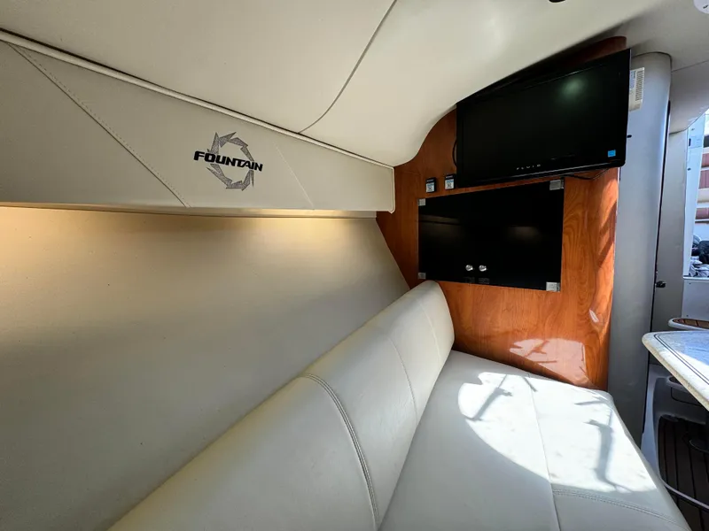 2007 Fountain 38 LX