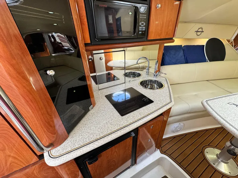 2007 Fountain 38 LX