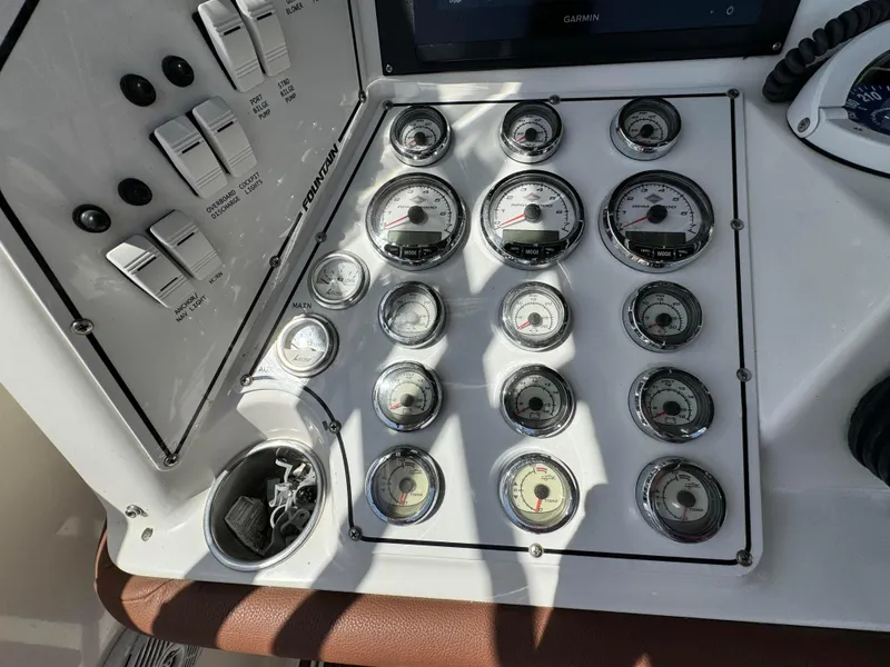 2007 Fountain 38 LX
