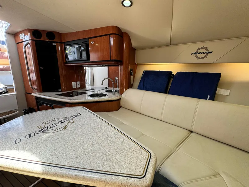 2007 Fountain 38 LX