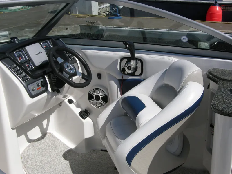 Helm seat