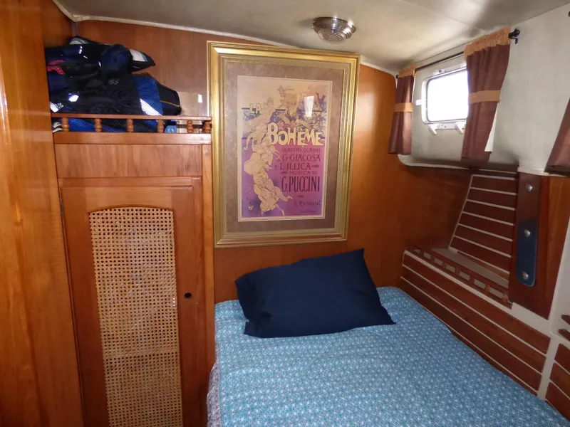 Mid stateroom
