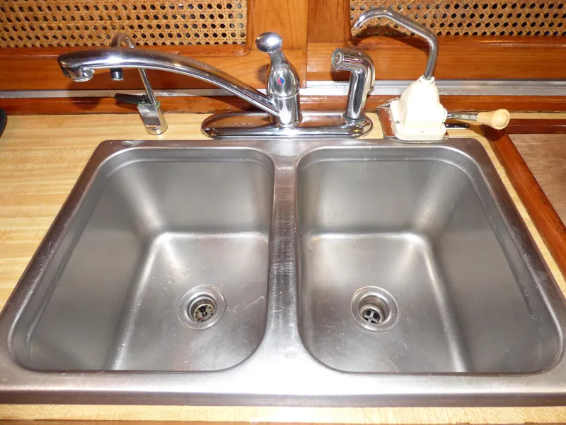 Galley sink