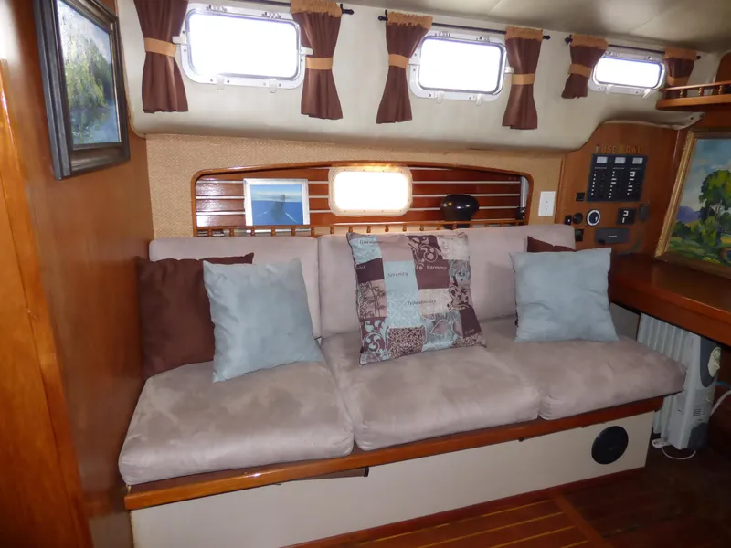 Starboard settee