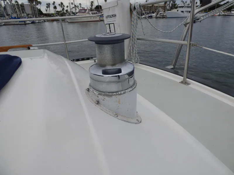 Dinghy winch