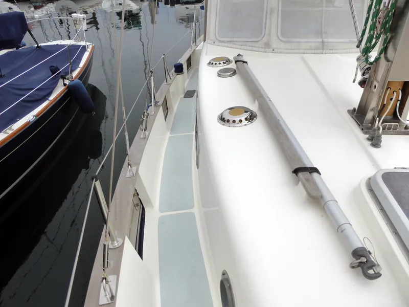 Side deck 2