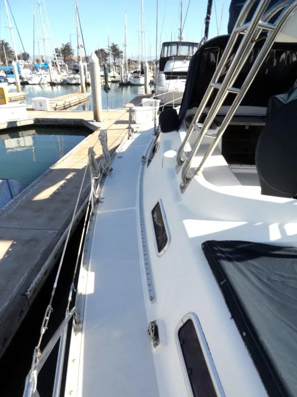 1990 Hunter Passage 42