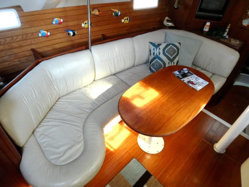 1990 Hunter Passage 42