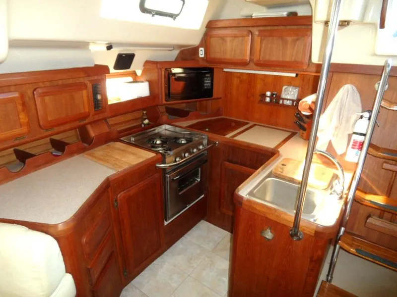 1990 Hunter Passage 42