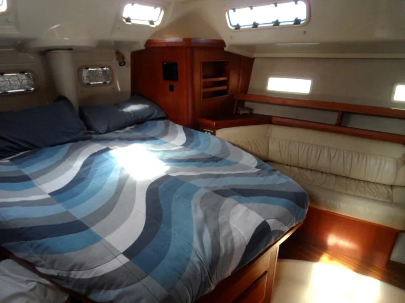 1990 Hunter Passage 42