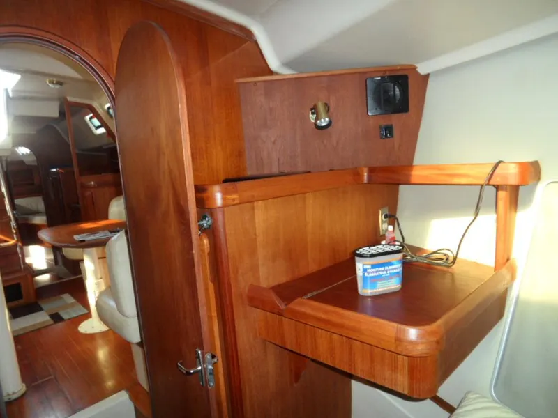 1990 Hunter Passage 42