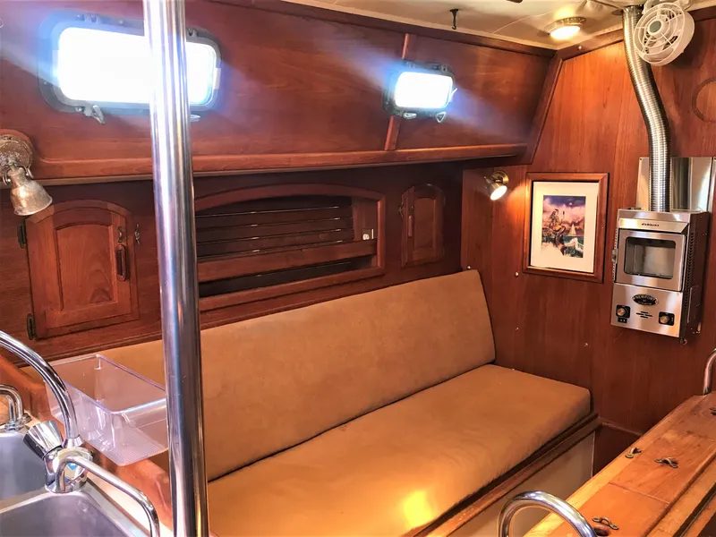 1989 Pacific Seacraft 34