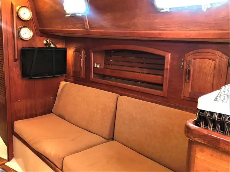 1989 Pacific Seacraft 34