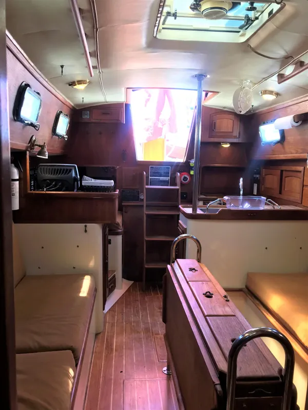 1989 Pacific Seacraft 34