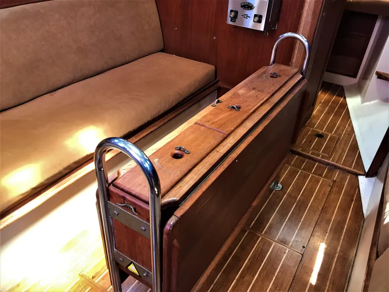 1989 Pacific Seacraft 34