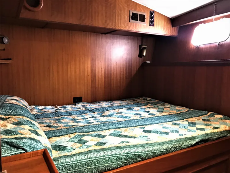1977 Hatteras 46 Convertible