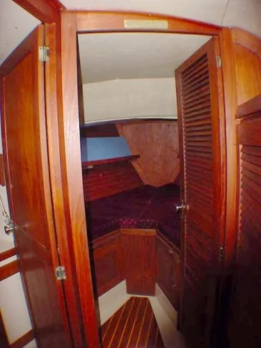 forwad cabin