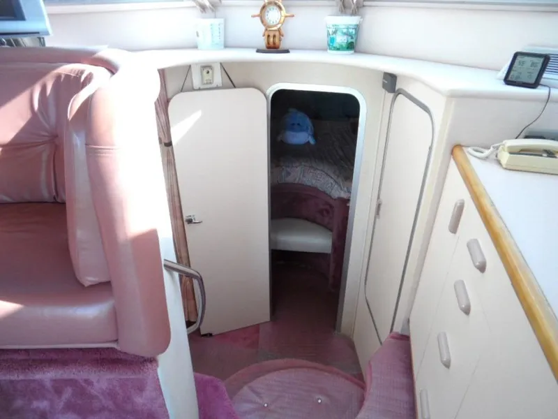 1989 Sea Ray 300 Sedan Bridge