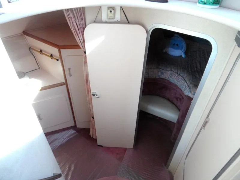 1989 Sea Ray 300 Sedan Bridge