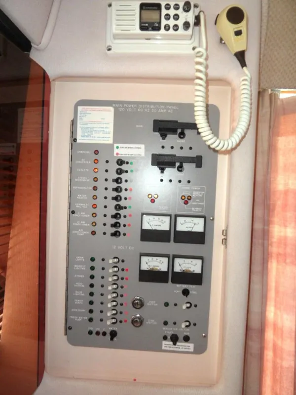 1989 Sea Ray 300 Sedan Bridge