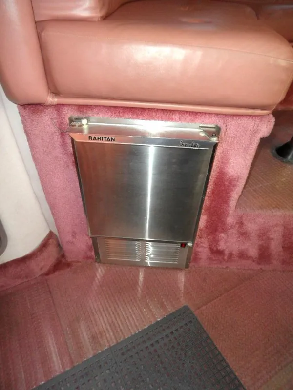 1989 Sea Ray 300 Sedan Bridge