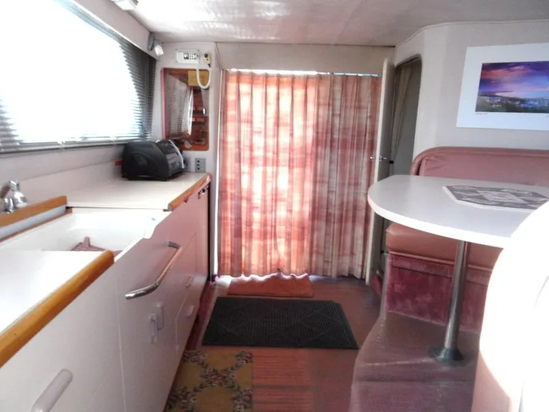 1989 Sea Ray 300 Sedan Bridge