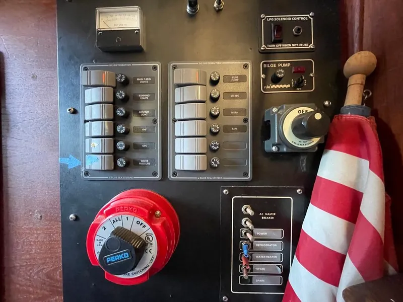 1977 Willard Marine Nomad 30