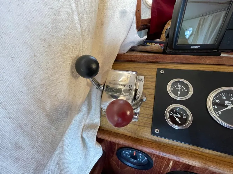 1977 Willard Marine Nomad 30