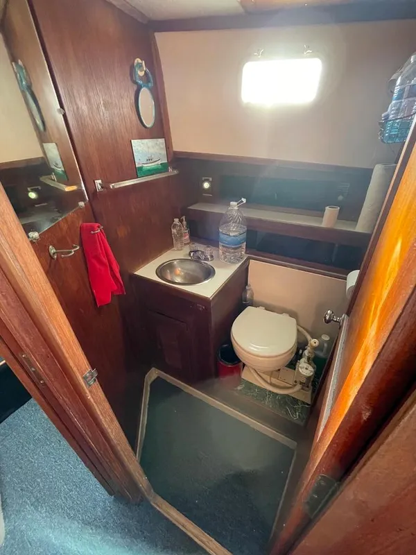 1977 Willard Marine Nomad 30