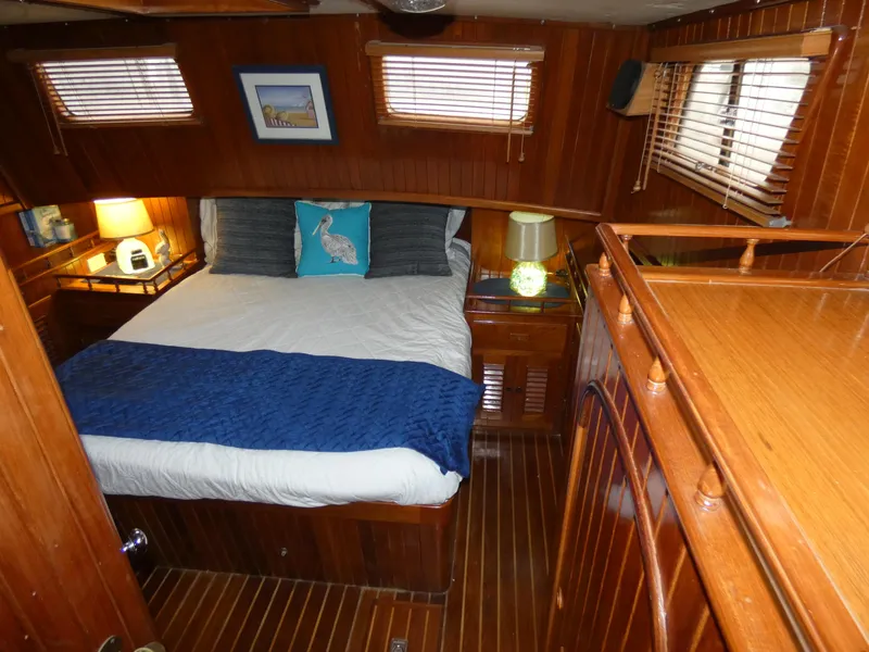 1983 Cheer Men PT 38 Trawler
