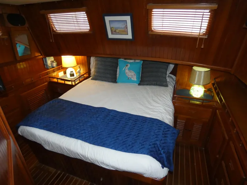 1983 Cheer Men PT 38 Trawler