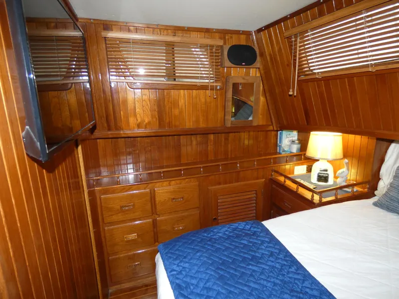 1983 Cheer Men PT 38 Trawler