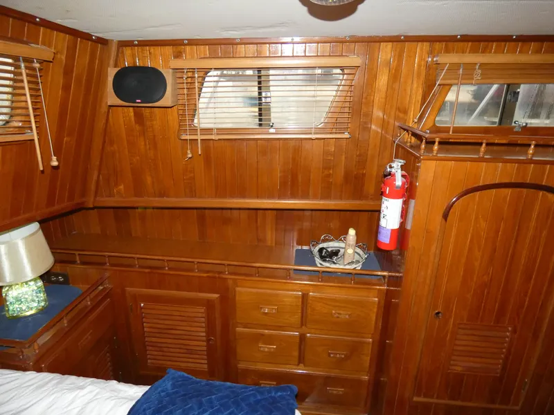1983 Cheer Men PT 38 Trawler