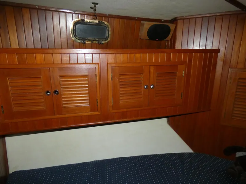 1983 Cheer Men PT 38 Trawler