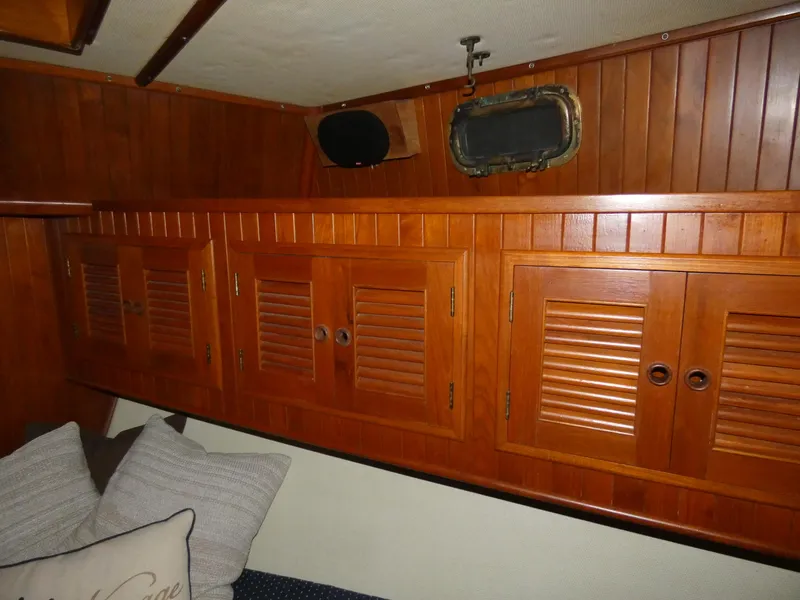 1983 Cheer Men PT 38 Trawler