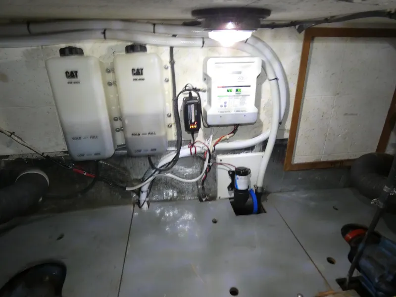 1983 Cheer Men PT 38 Trawler