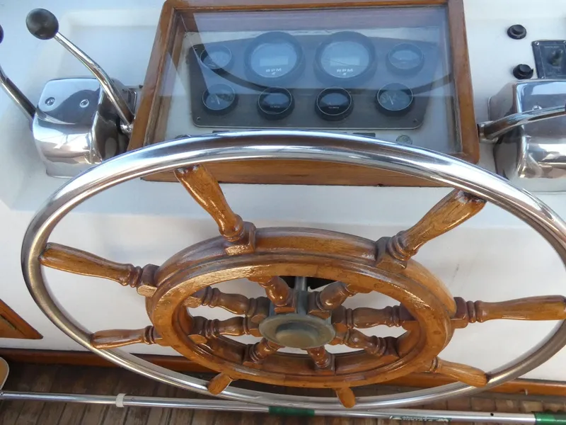 1983 Cheer Men PT 38 Trawler